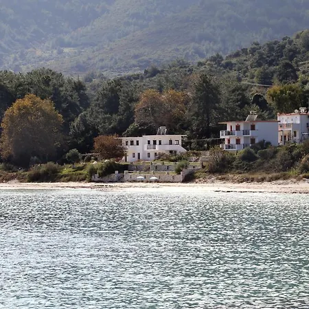 Dolphins House アパート