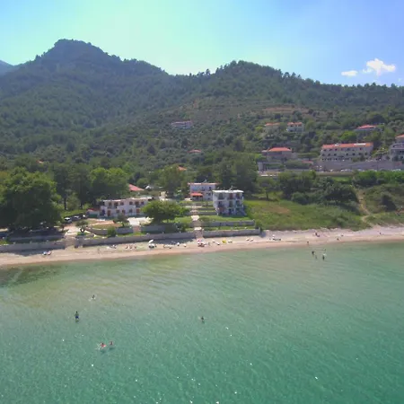 アパート Dolphins House