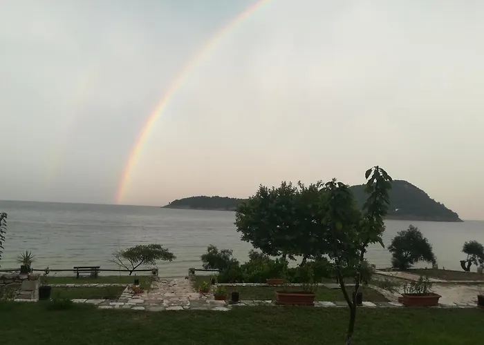 Dolphins House アパート