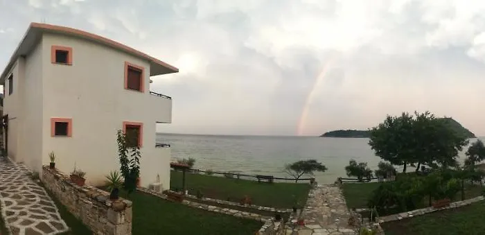 Dolphins House * コイニラ