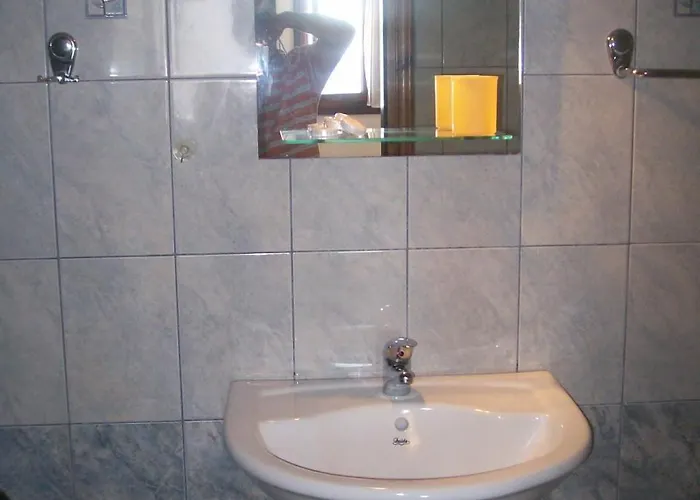 Dolphins House アパート