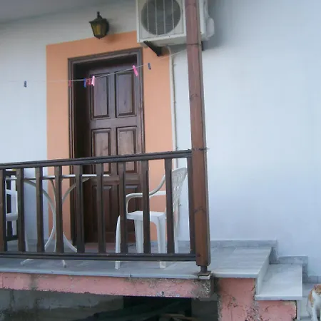 Dolphins House Koinira